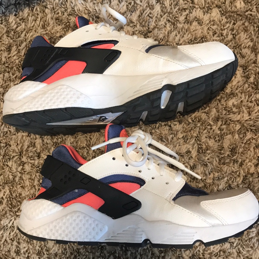 Nike womens Huarache size 8.5